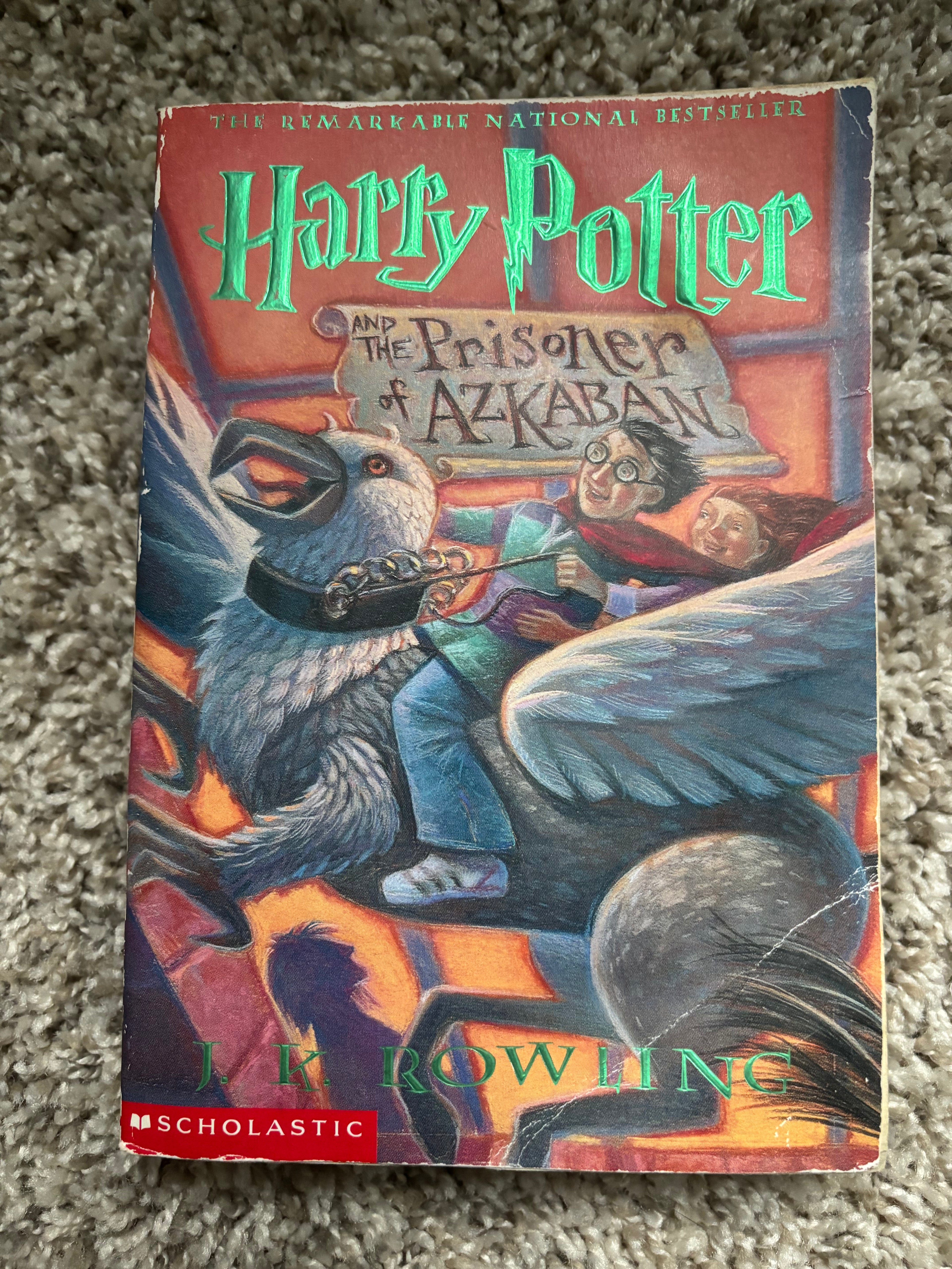 Harry Potter and the Prisoner of Azkaban (Book 3 of the Harry Potter series) by J.K. Rowling Tween/YA paperback (rescued)