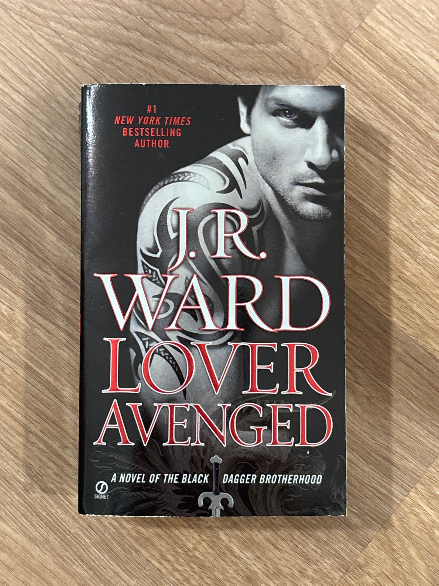 Lover Avenged by J.R. Ward rescued/paperback (mass market)