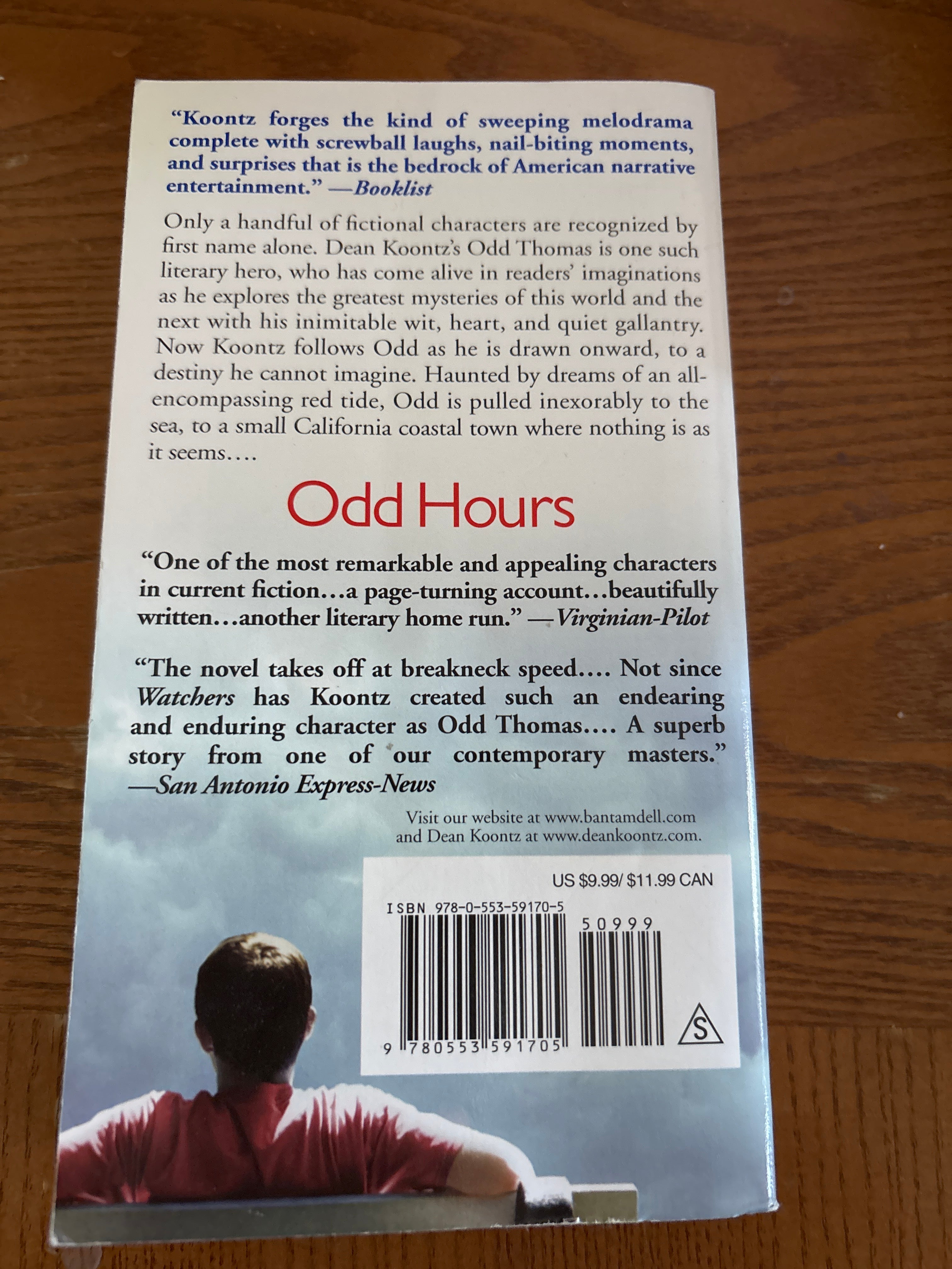 Odd Hours (Book 4 of the Odd Thomas series) by Dean Koontz paperback (mass market) (rescued)
