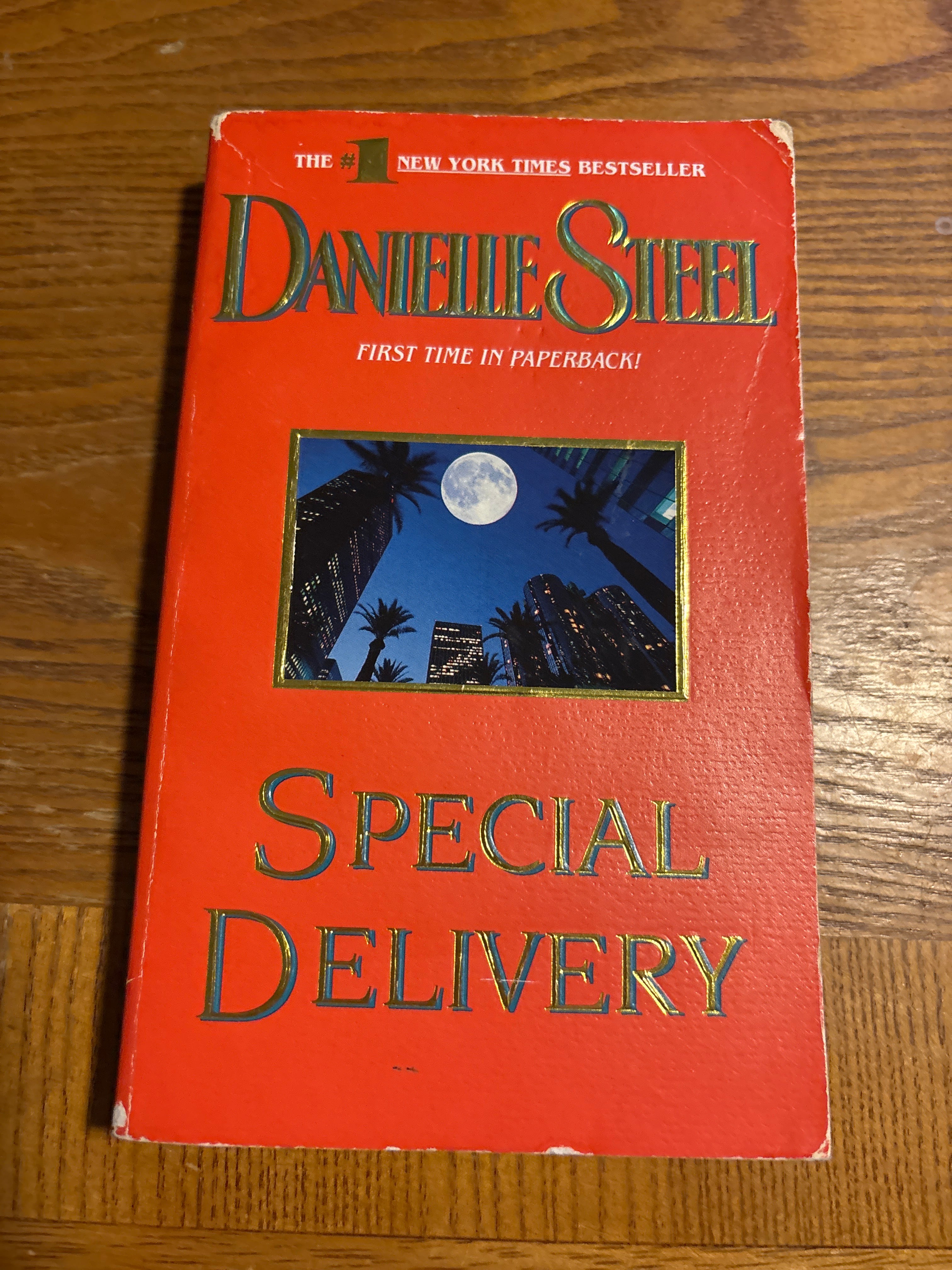 Special Delivery by Danielle Steel paperback (mass market) (rescued)
