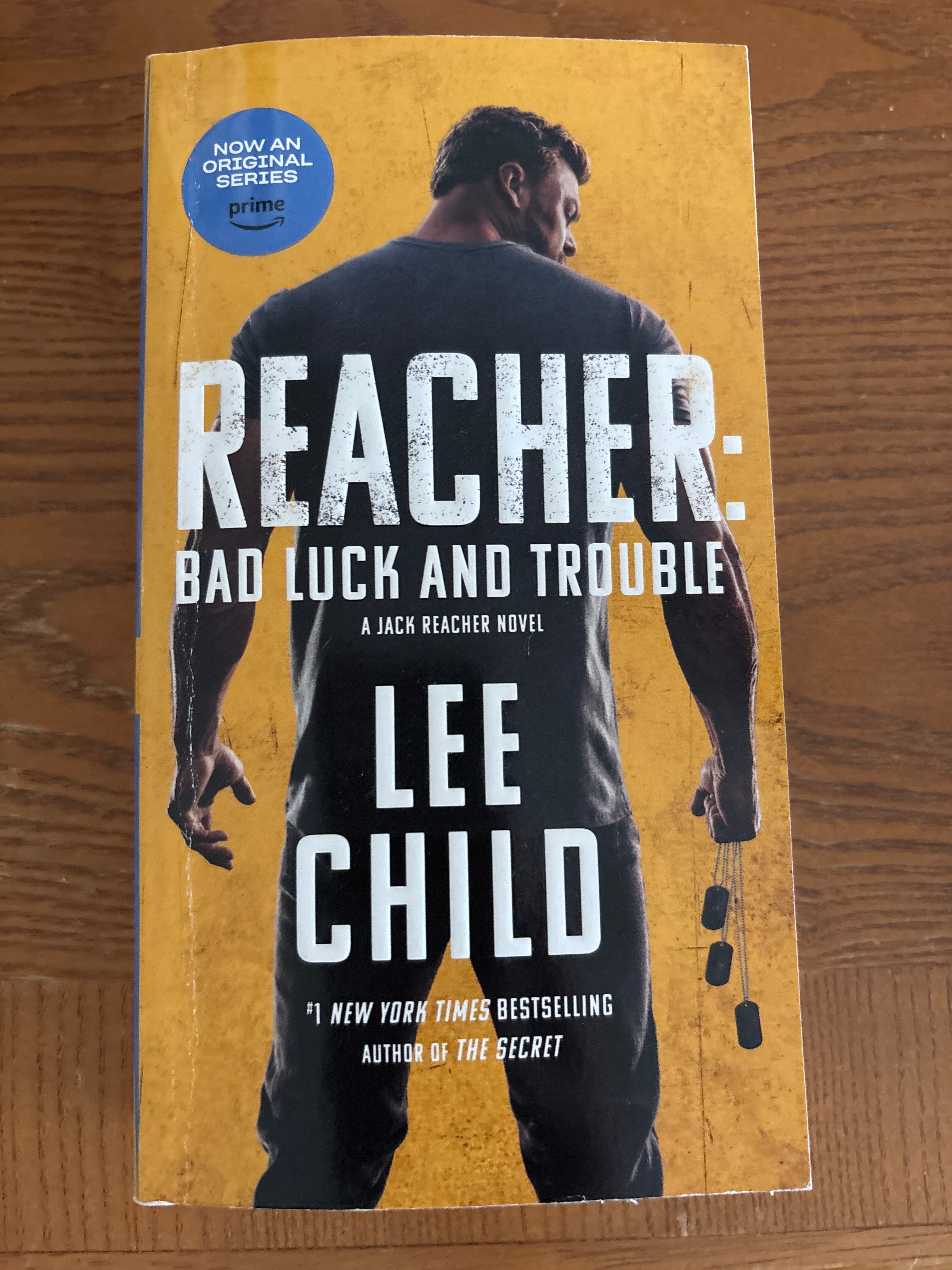 Reacher: Bad Luck and Trouble: A Jack Reacher Novel by Lee Child paperback (mass market) (like new)
