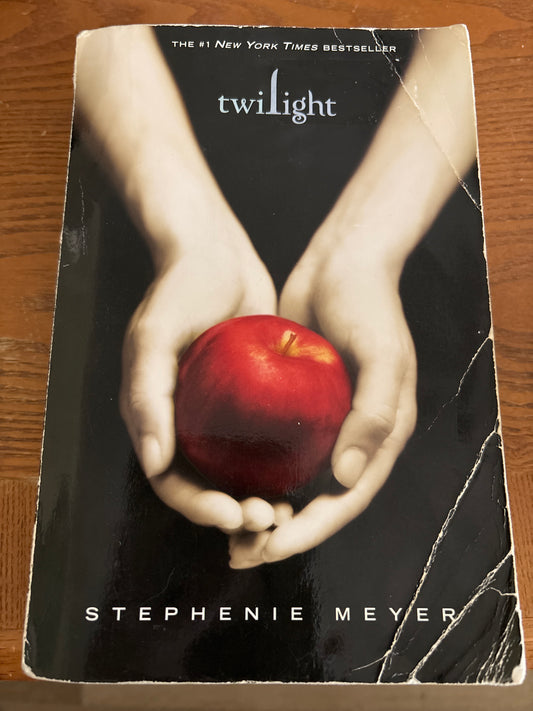 Twilight by Stephenie Meyer FIRST EDITION rescued/paperback YA