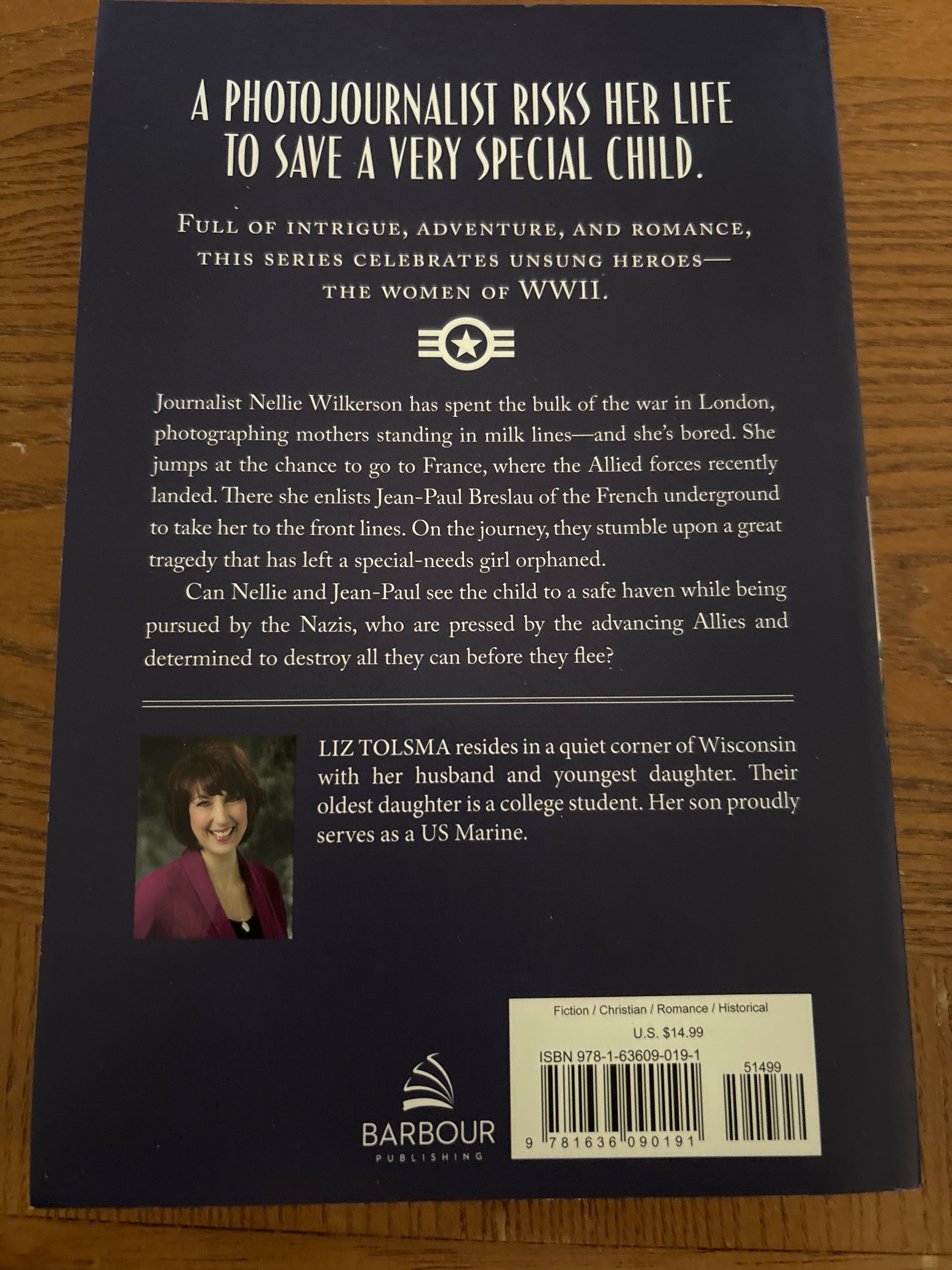 A Picture of Hope: Heroins of WWII #2 by Liz Tolsma paperback (like new)