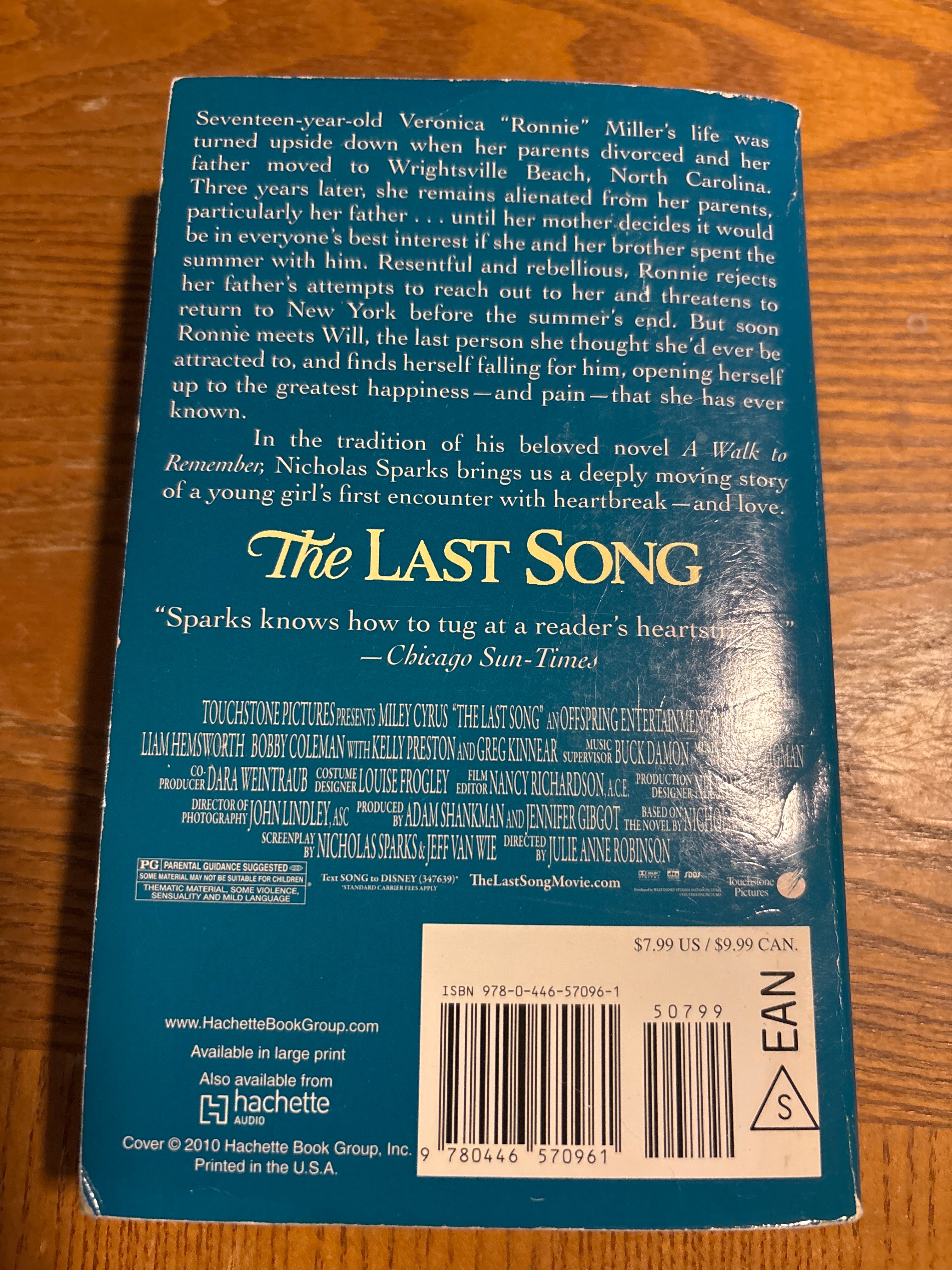The Last Song by Nicholas Sparks paperback rescued (mass market) (movie cover tie in)