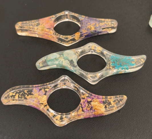Thumb book page holder resin flower