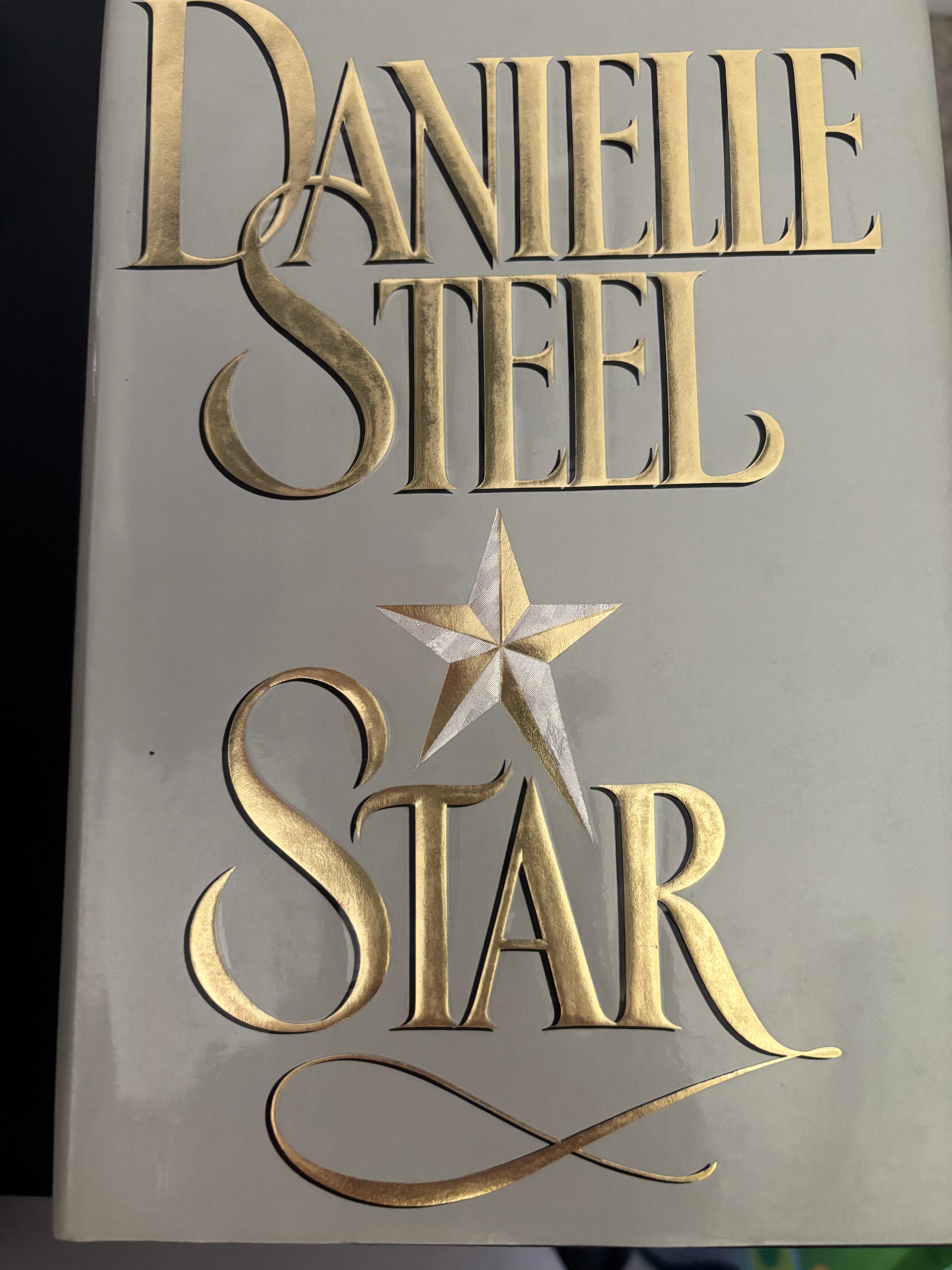 Star by Danielle Steel hardcover (rescued)