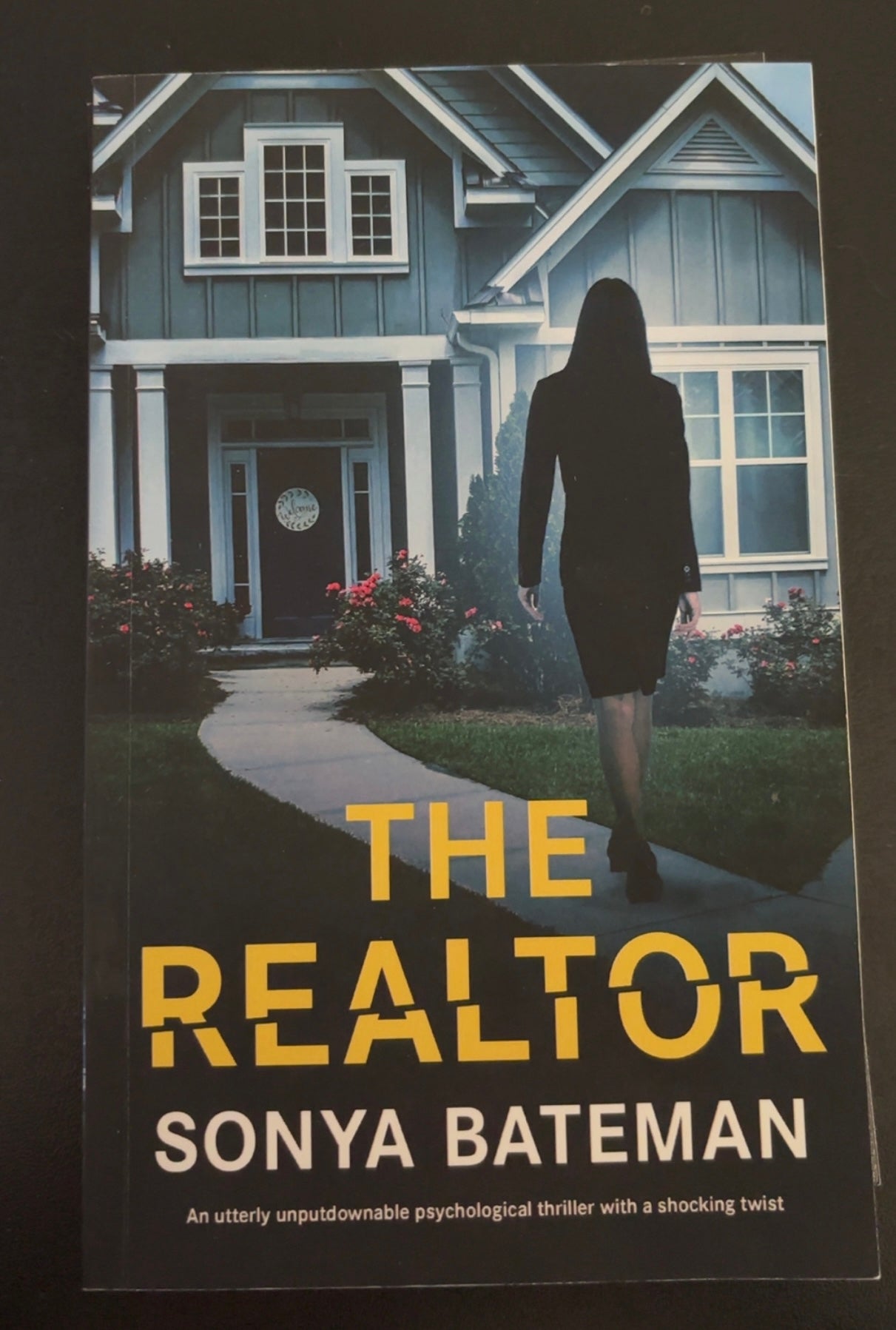 The Realtor by Sonya Bateman paperback (like new)