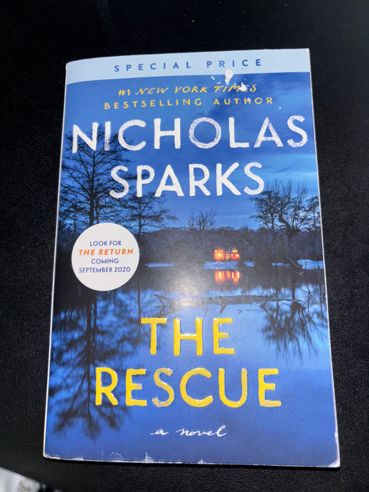 The Rescue by Nicholas Sparks paperback (resscued)