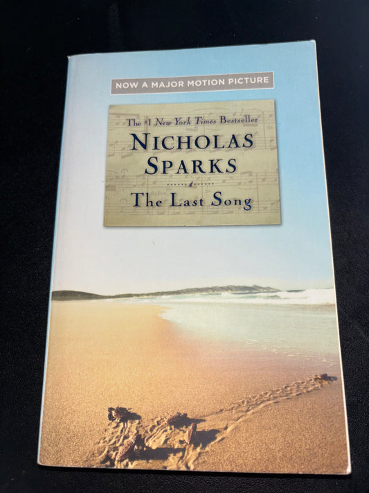 The Last Song by Nicholas Sparks paperback (like new)