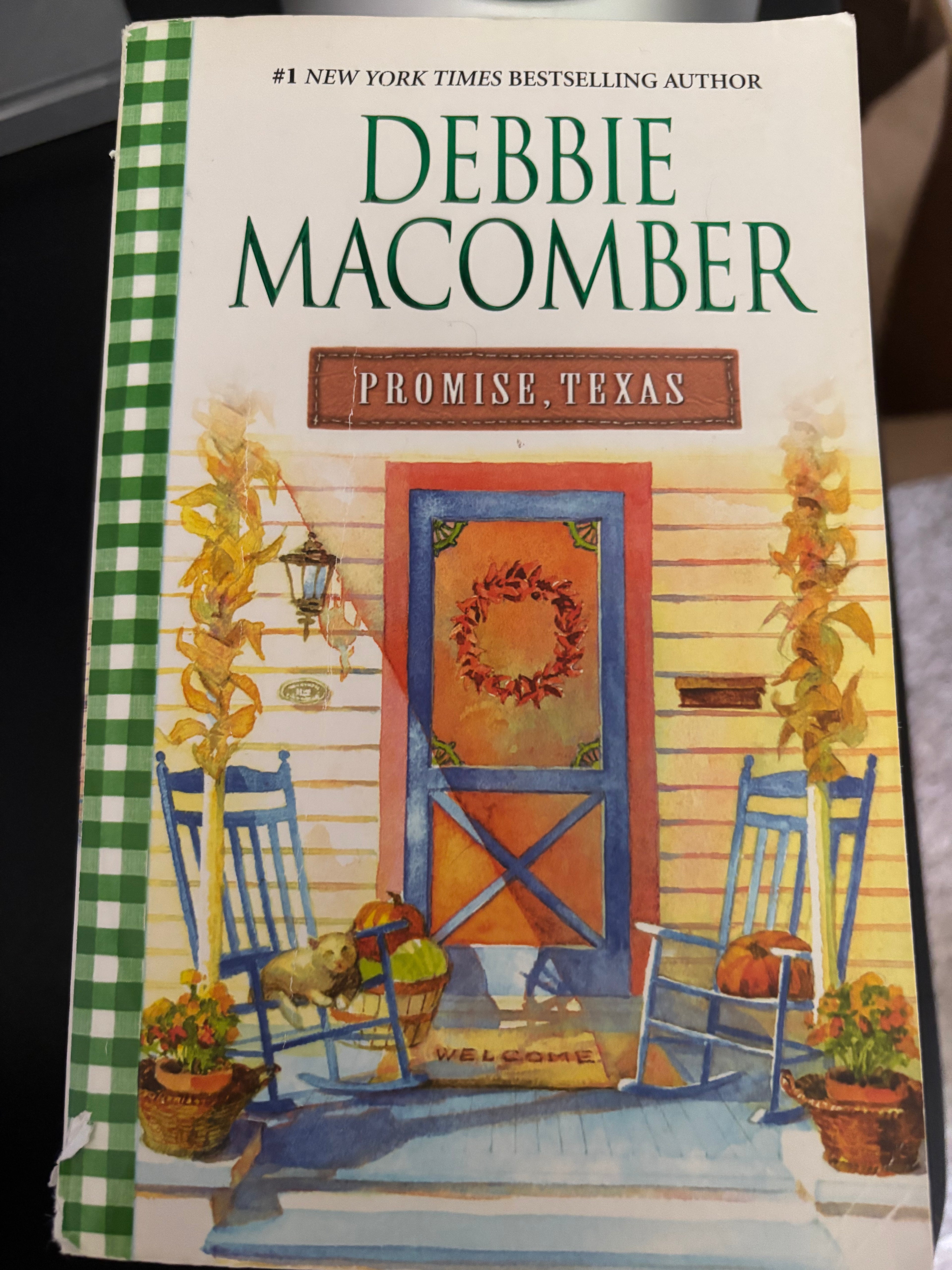 Promise, Texas (Book 7 of the Heart of Texas series) by Debbie Macomber paperback (rescued)
