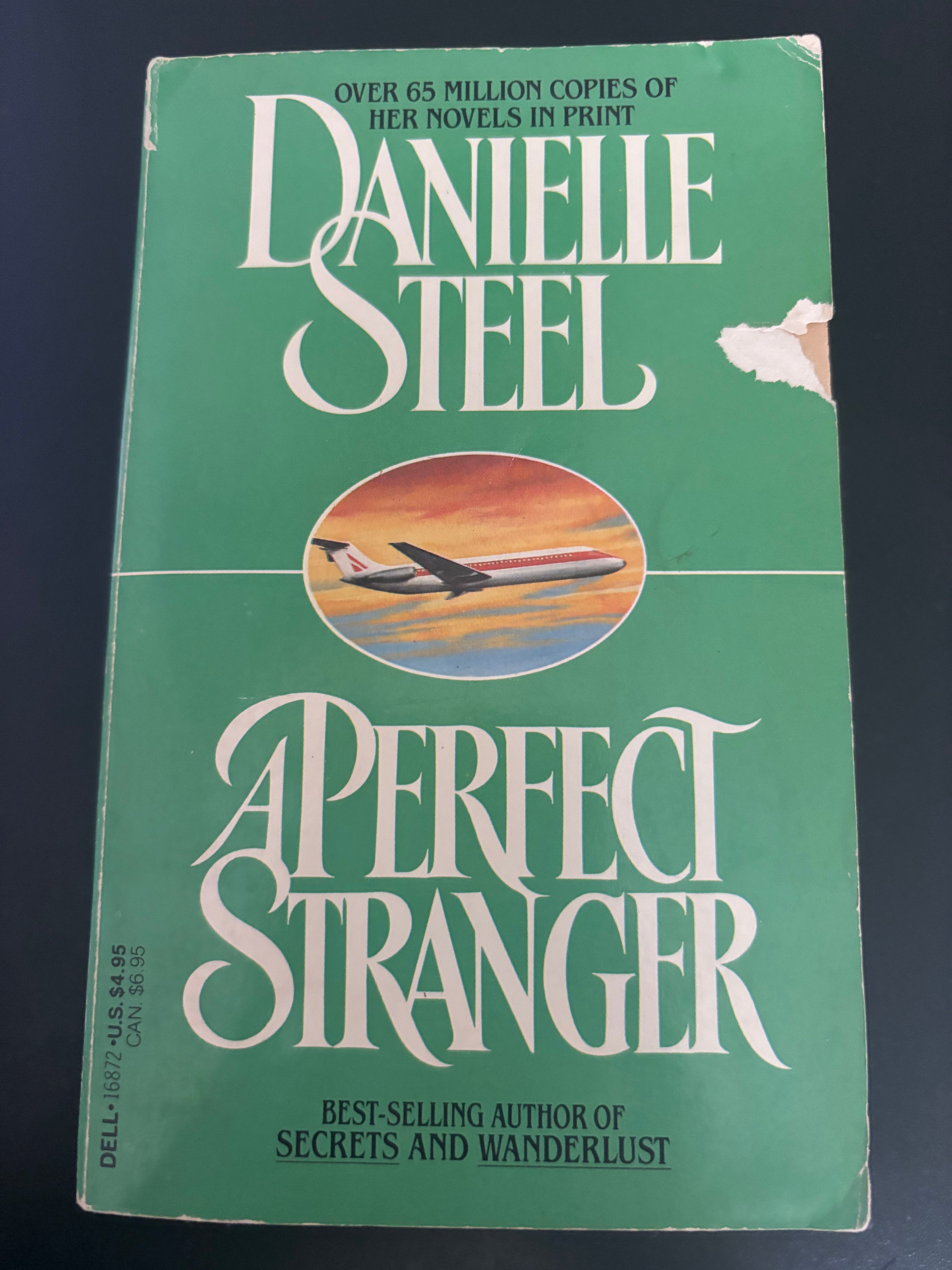 A Perfect Stranger by Danielle Steel mass market (rescued)
