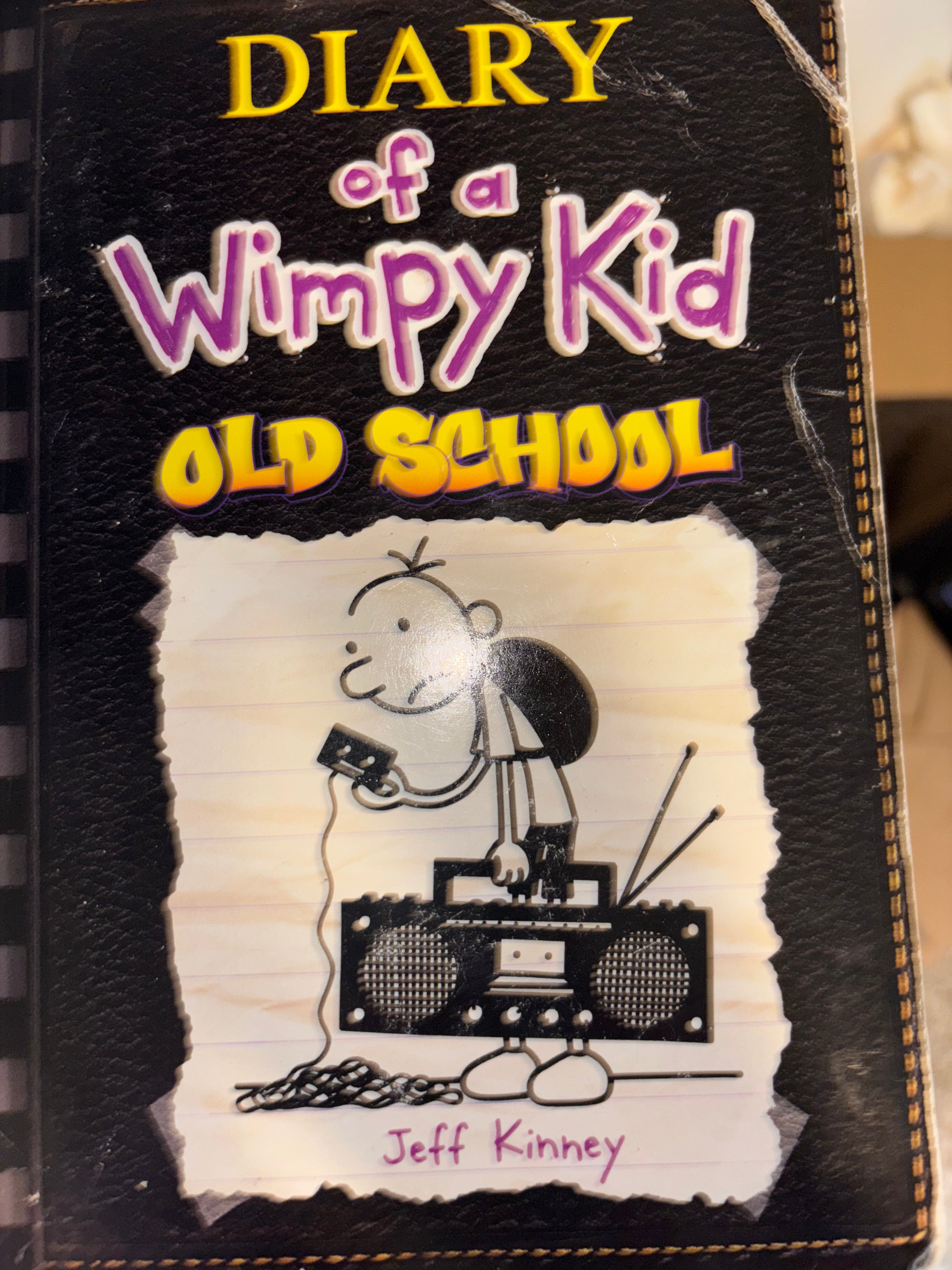 Diary of a Wimpy Kid Old School (Book 10 of the Diary of a Wimpy Kid series) by Jeff Kinney Tween/Middle School (rescued)