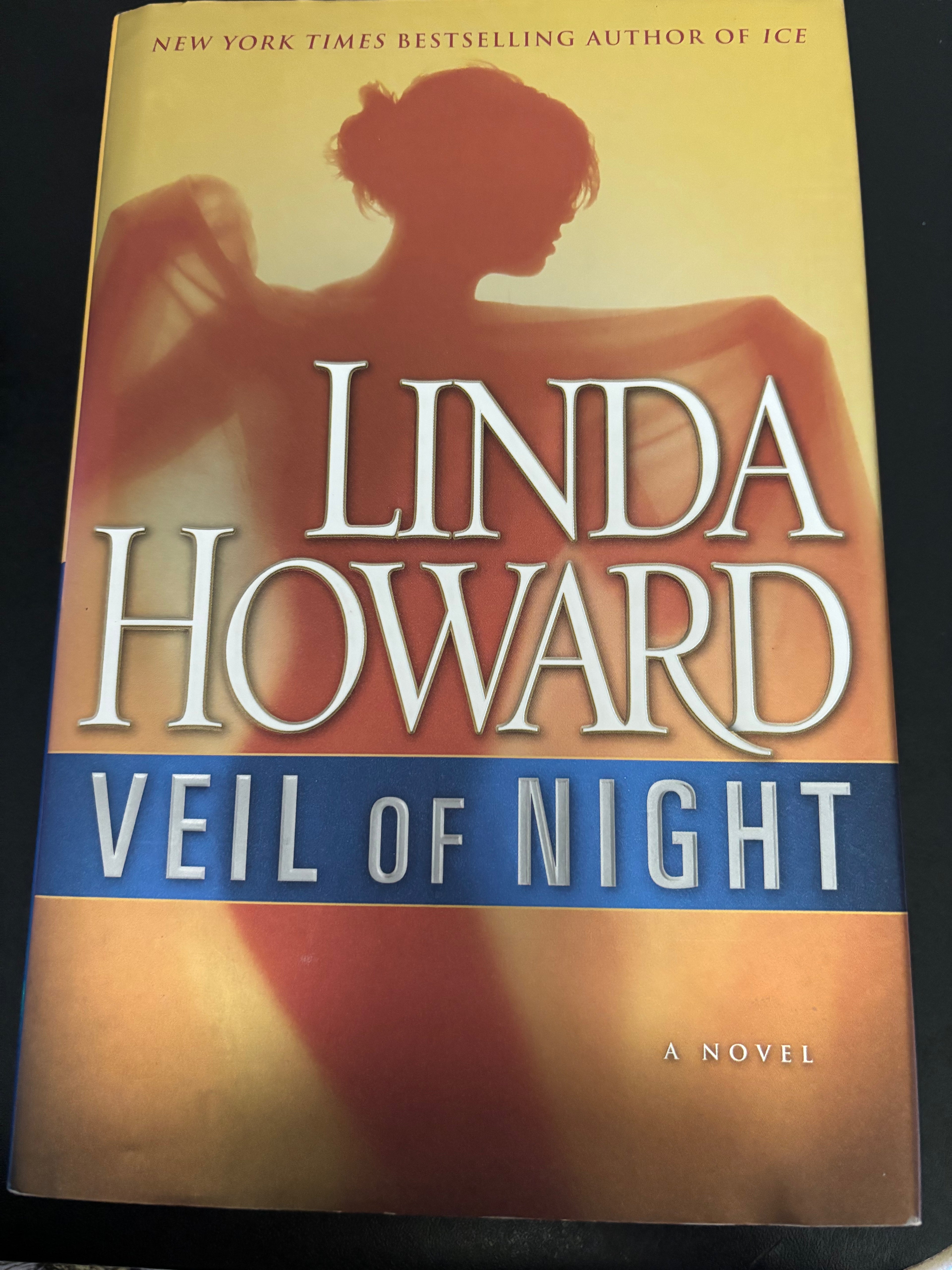 Veil of Night by Linda Howard hardcover (like new)