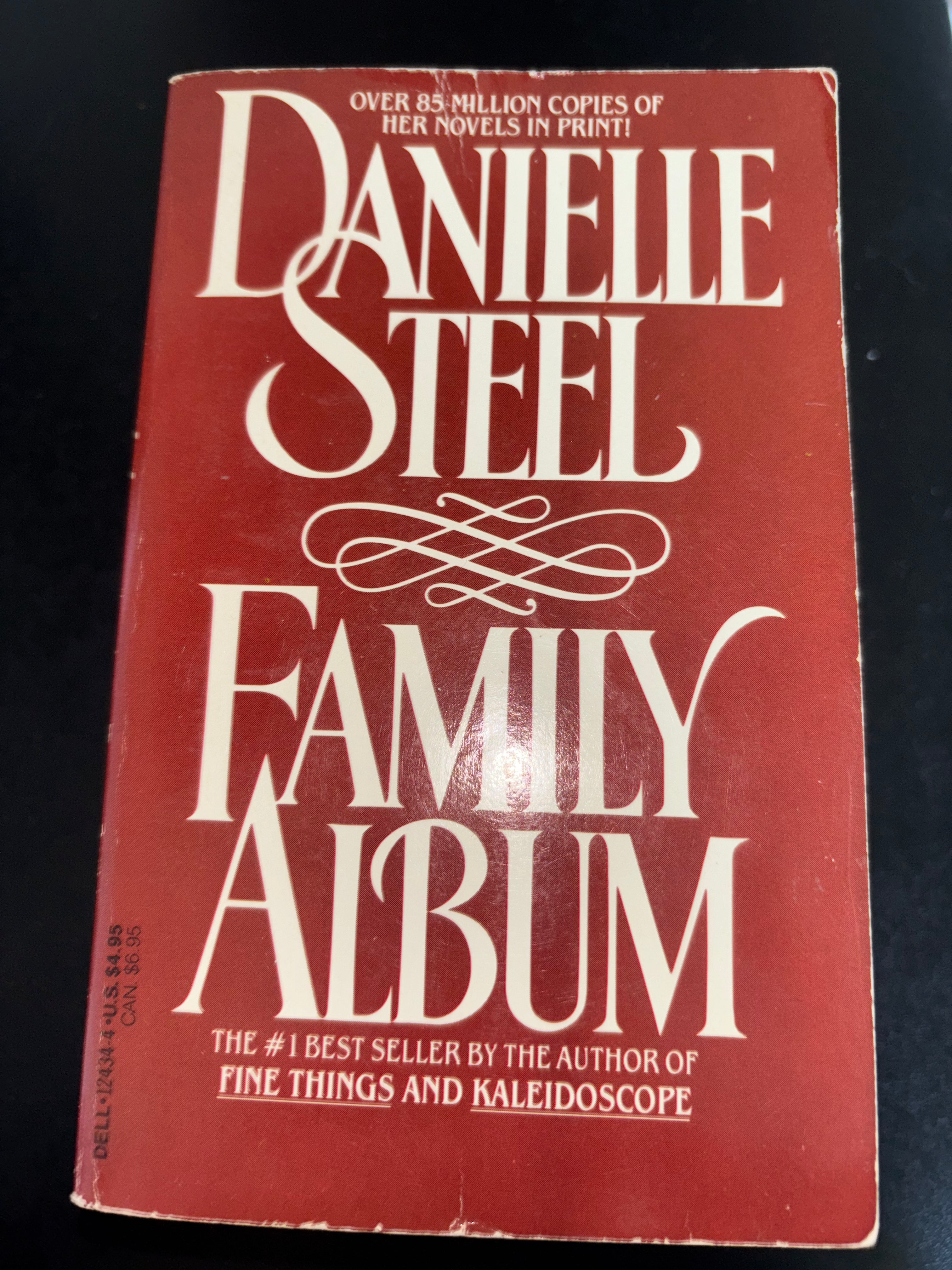 Family Album by Danielle Steel mass market (rescued)