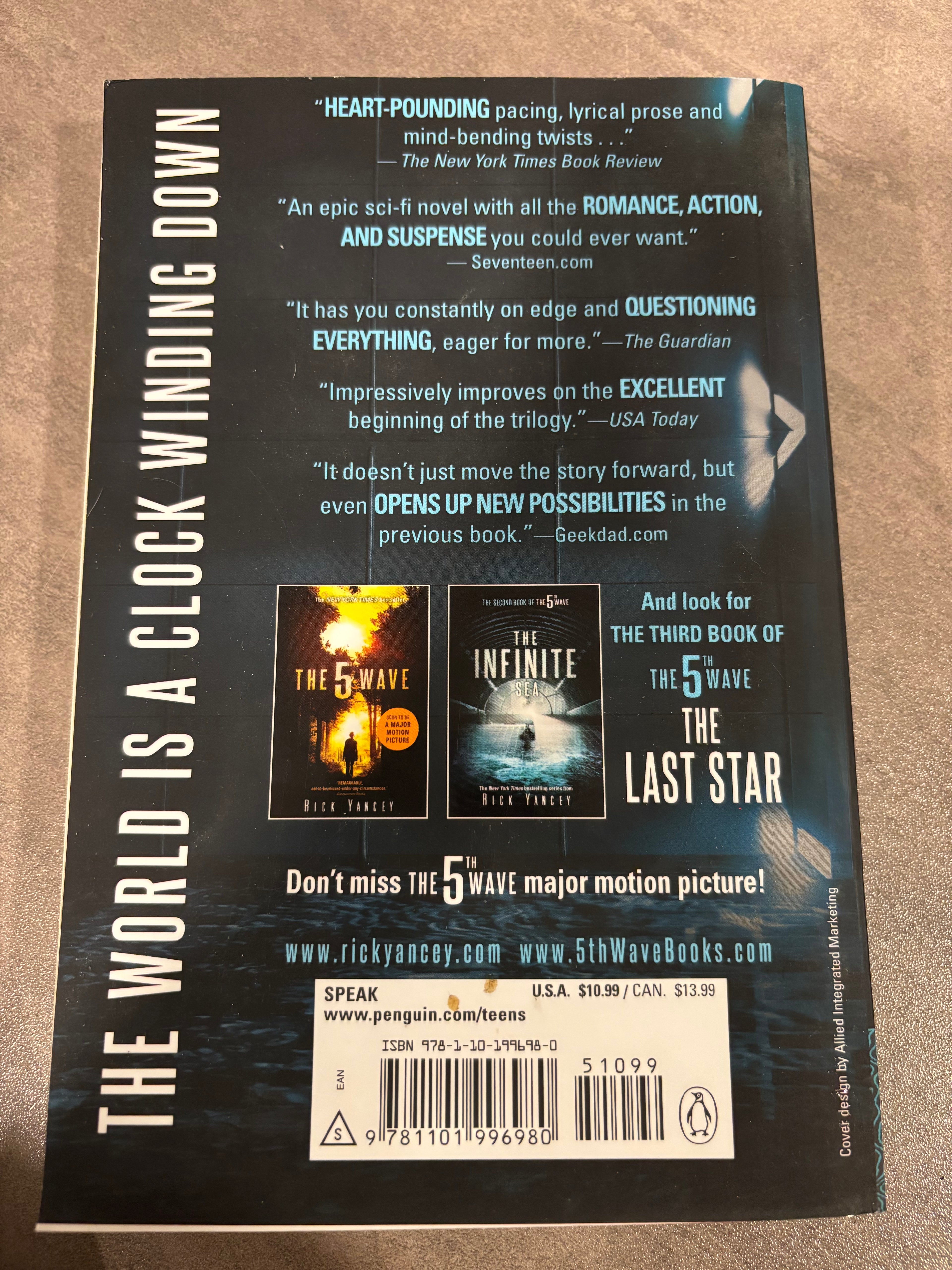 The Infinite Sea (The Trilogy of the 5th Wave series, book 2) by Rick Yancey paperback YA (like new)