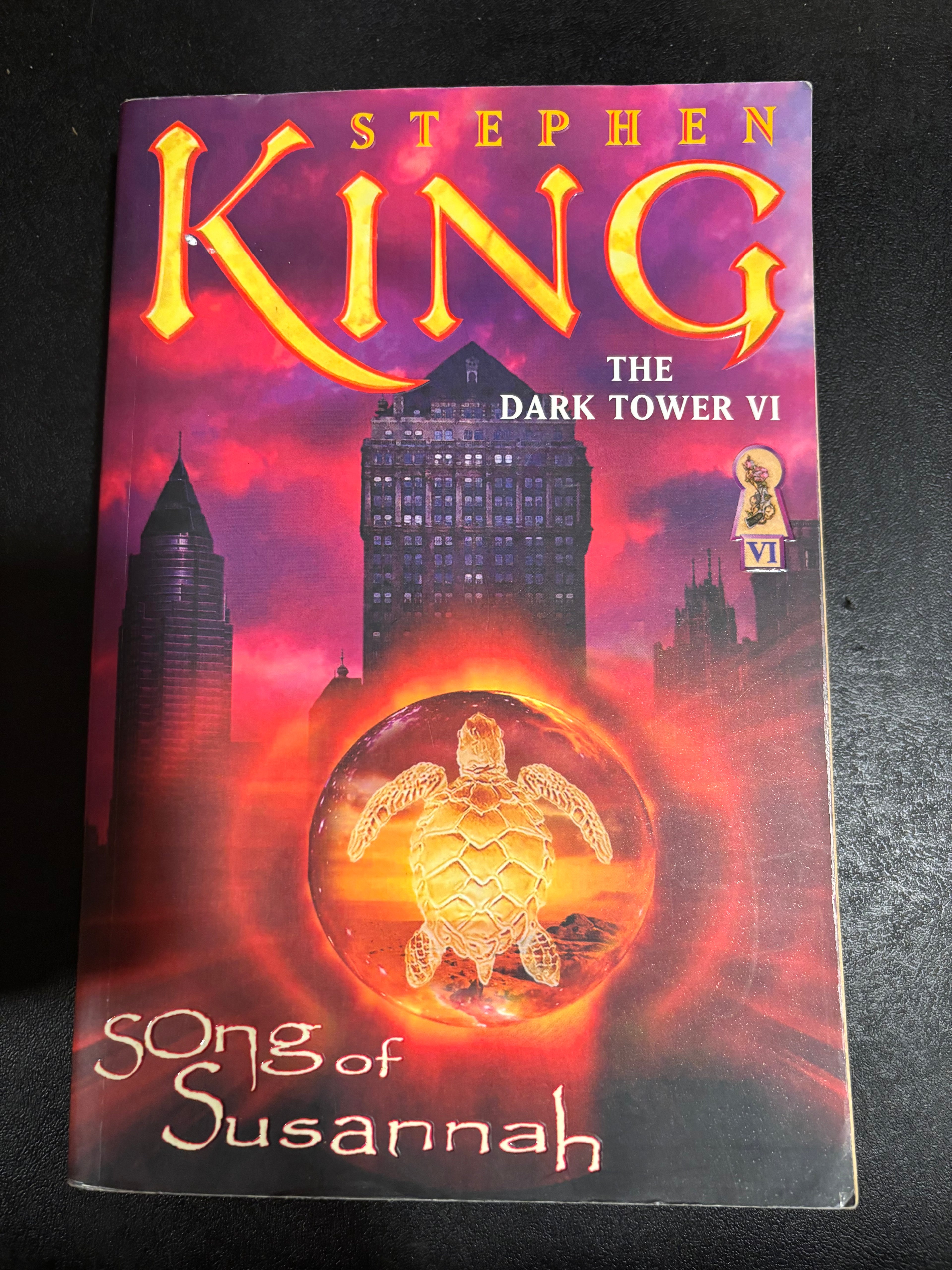 Song of Susannah (Book 6 of Dark Tower Series) by Stephen King First Edition paperback (rescued)